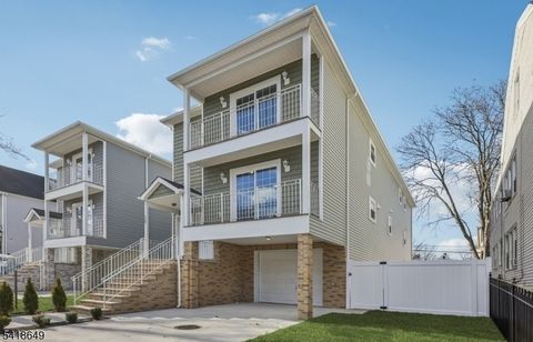 139 N 15Th St 2nd Floor East Orange City NJ 07017