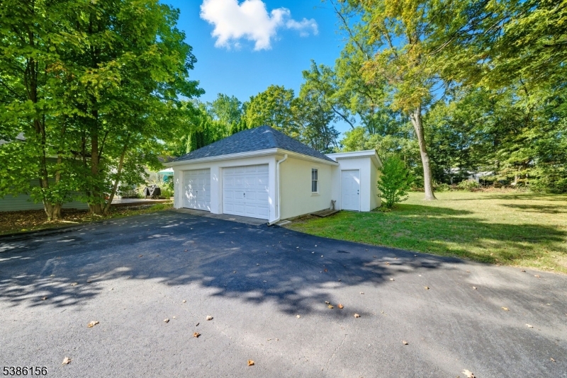 130 Lake Ave