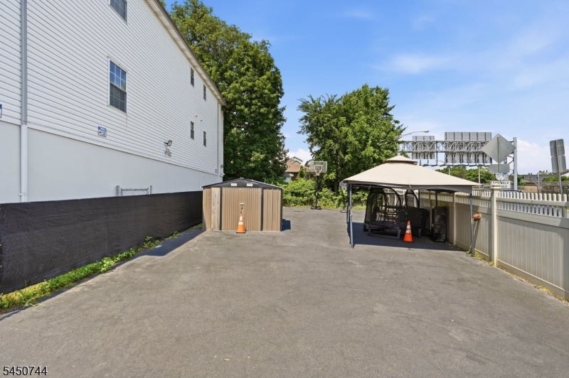 116 4Th St