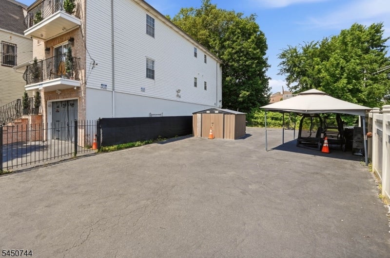 116 4Th St