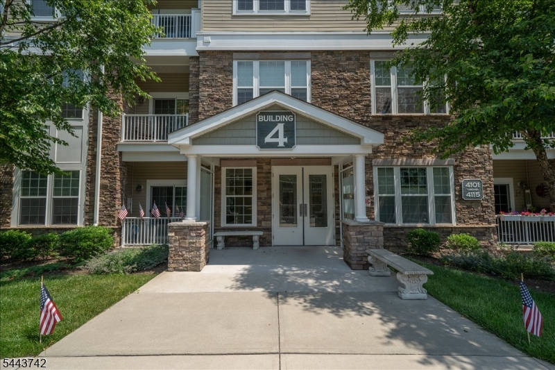 4215 Hoover Ln
