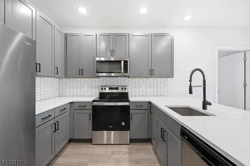 175 Morris St 309