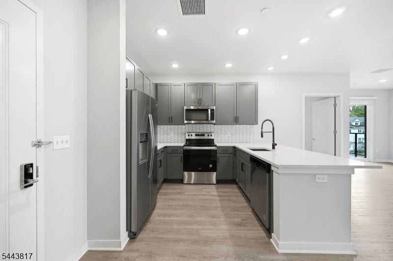 175 Morris St 309