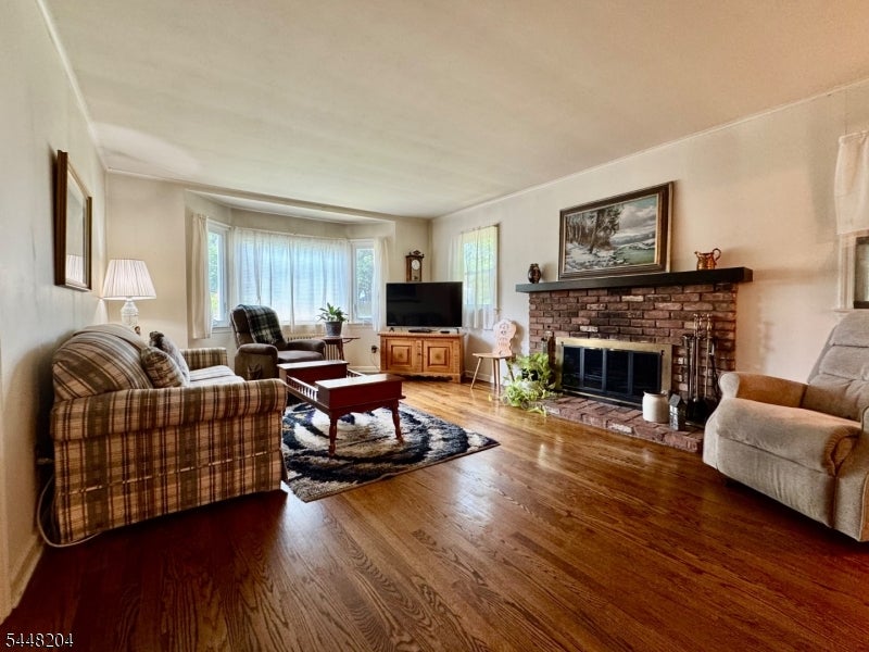 208 Riverside Dr