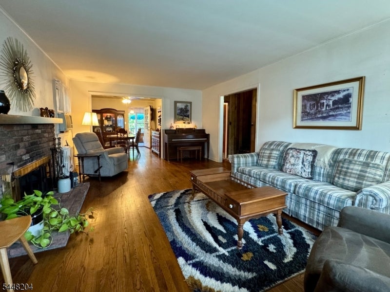 208 Riverside Dr