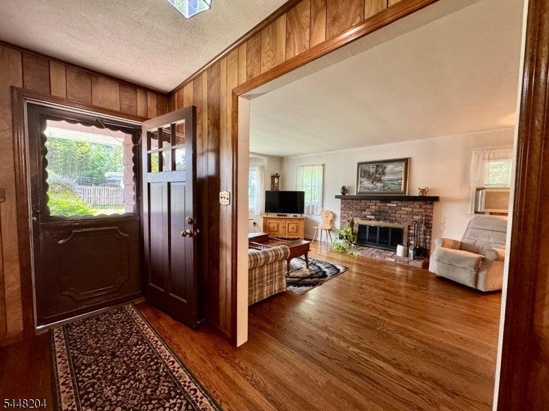 208 Riverside Dr