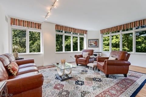 Photo for 616 S Orange Ave, 4D 4D