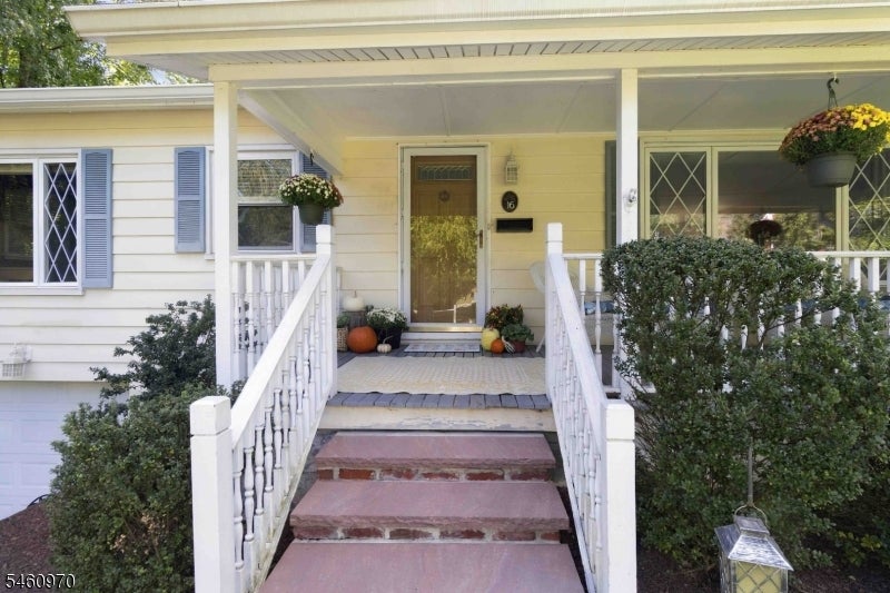 16 Prospect Pl