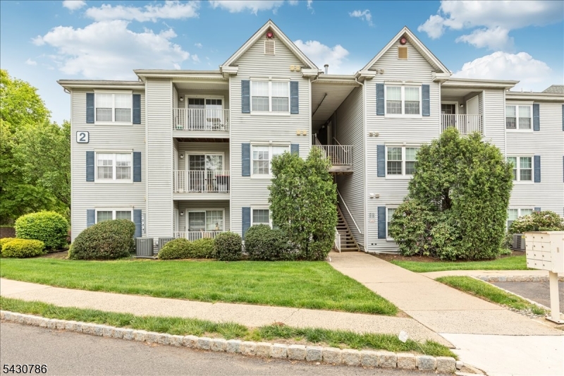 210 Stratford Pl
