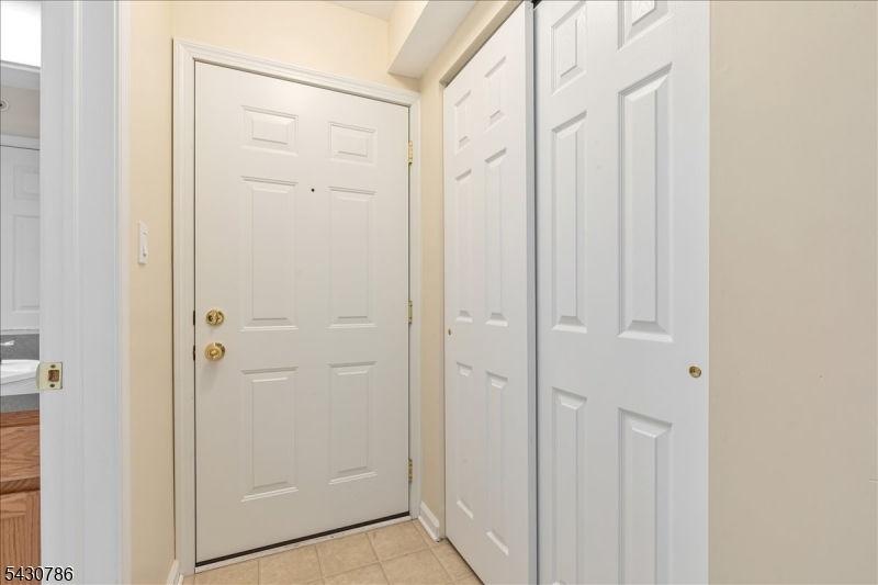 210 Stratford Pl