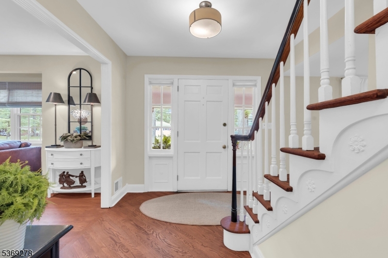 1257 Sunnyfield Ln