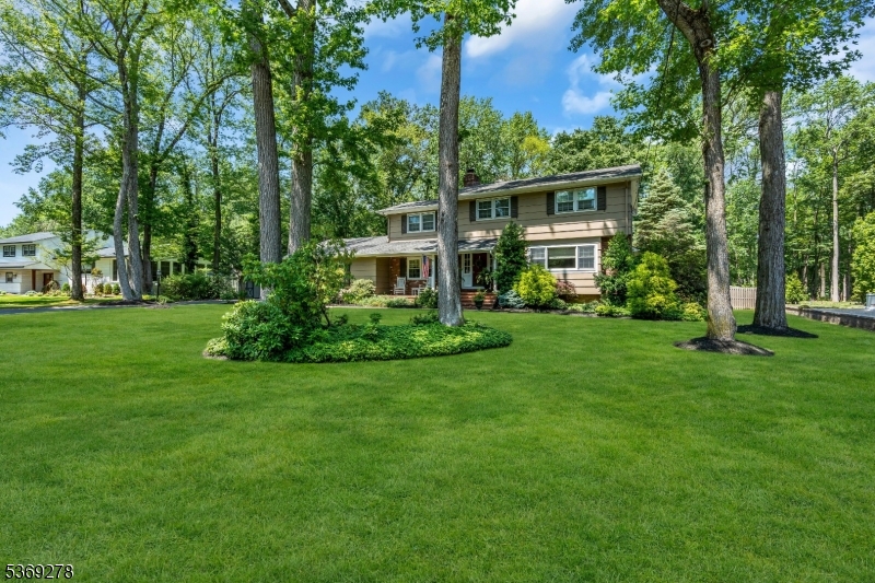 1257 Sunnyfield Ln