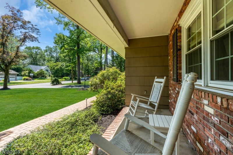 1257 Sunnyfield Ln