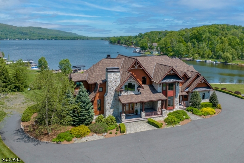 1 Lakeview Point Ave