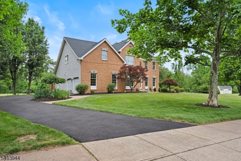 18 Montfort Dr