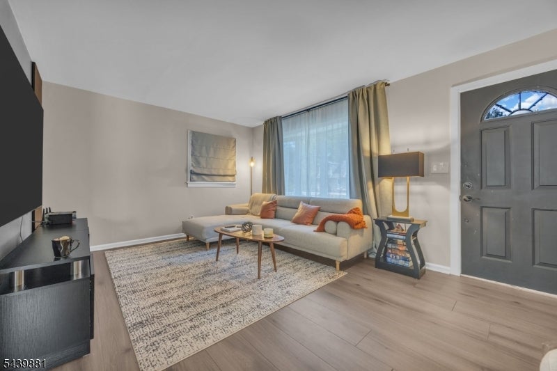 81 Lois Ave