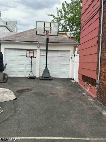 15 Harrison Pl