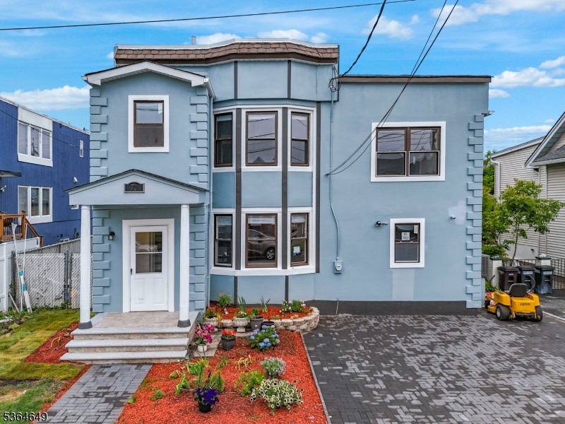 70 Bruno St