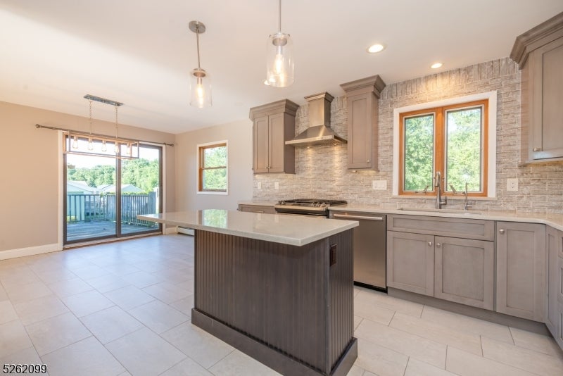 156 Overlook Ave