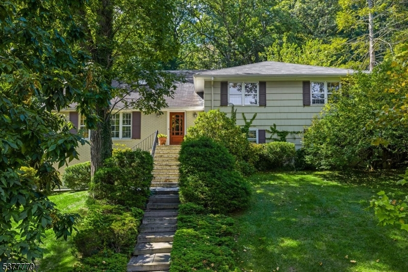 1153 Ridge Dr