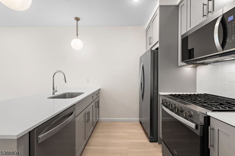 70 Ridgedale 204