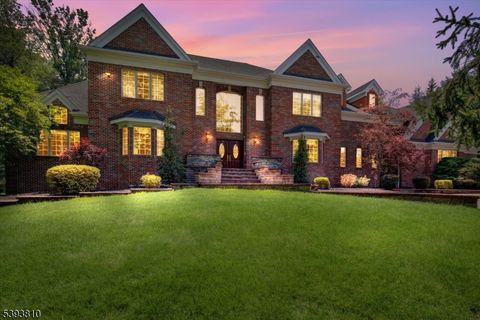 Photo of 27 Parkwood Ln, Bernards, NJ 07920 (MLS # 3994885)