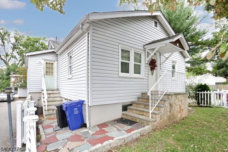 15 Crescent Ave