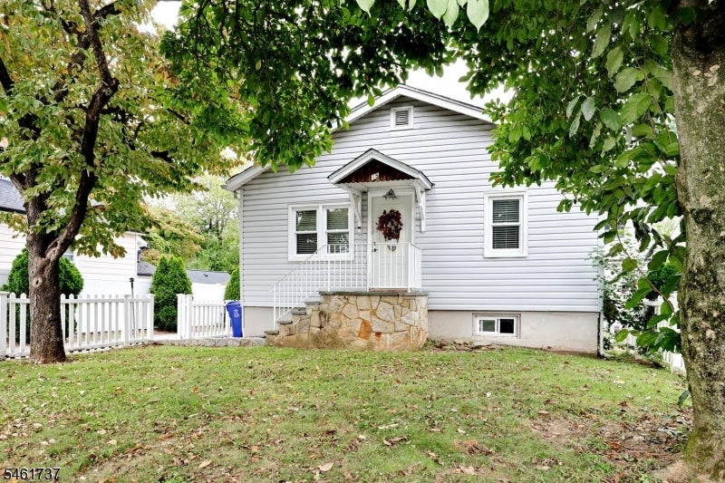 15 Crescent Ave