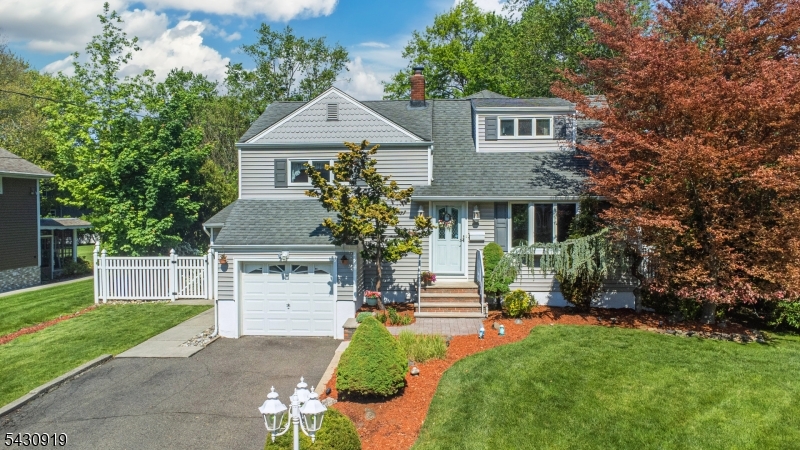 25 Meadow Dr