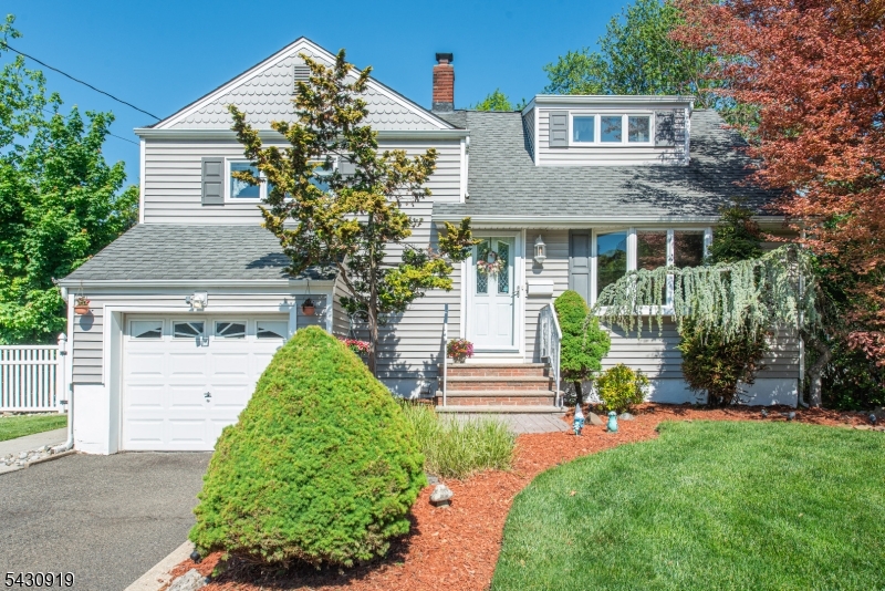 25 Meadow Dr