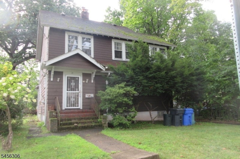 11 Belmont St