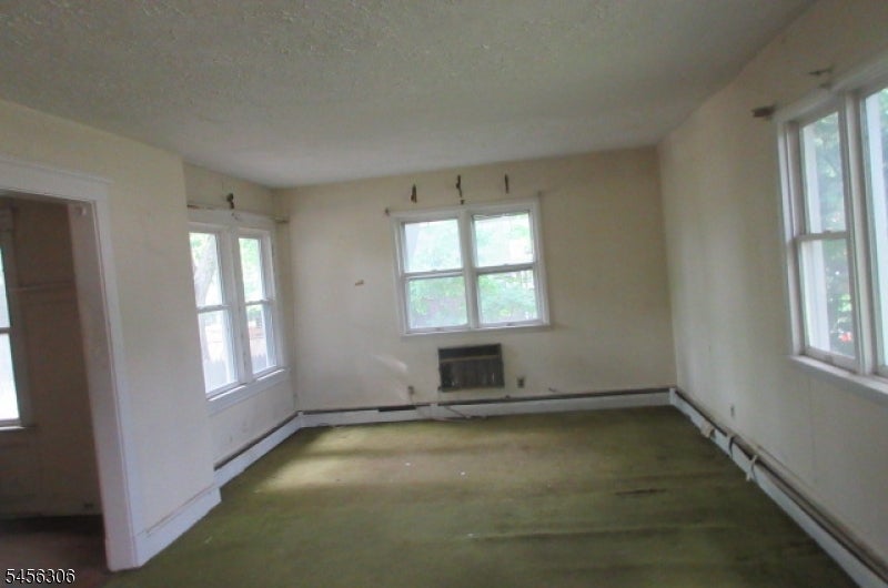 11 Belmont St