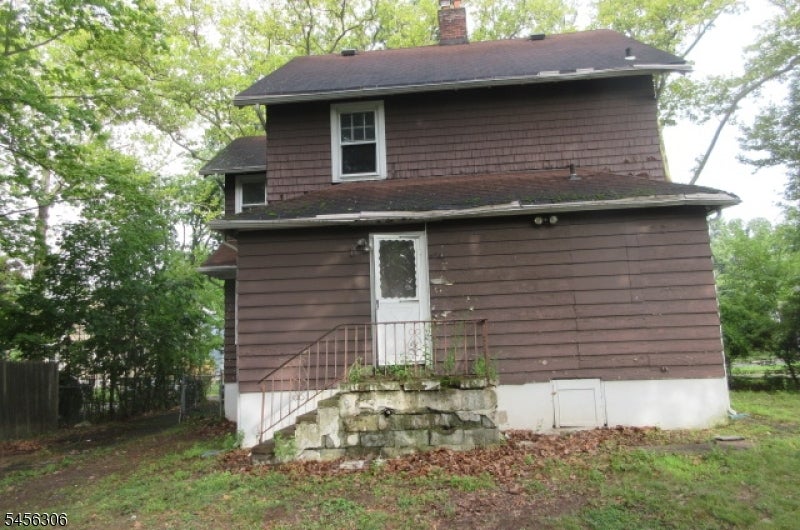 11 Belmont St