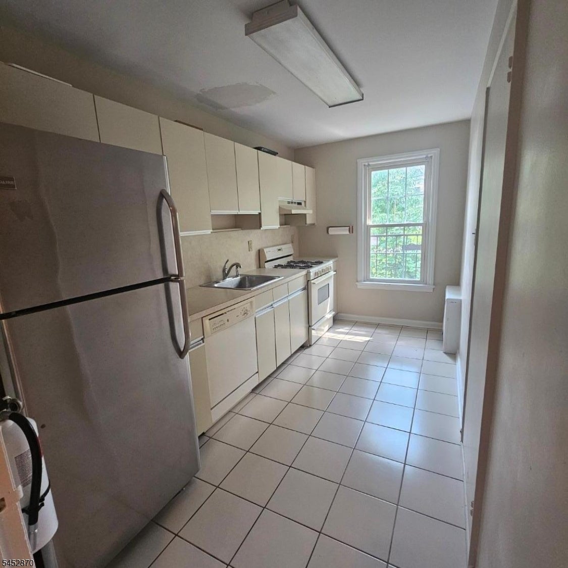 390 Morris Ave 20