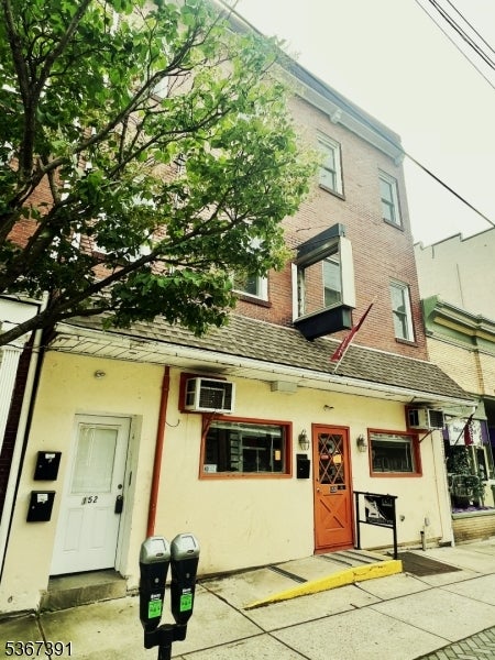 150 S MAIN ST