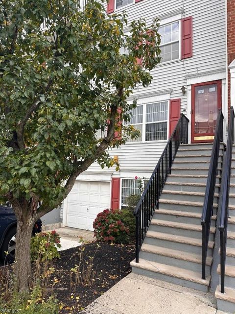 72 Vaughan Dr Newark City NJ 07103