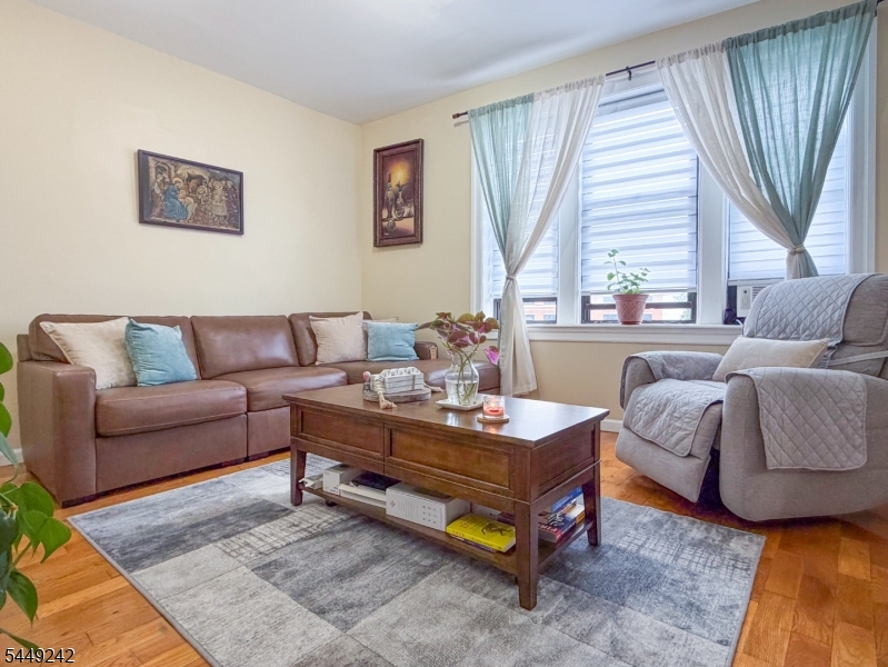 523-25 34Th St D1