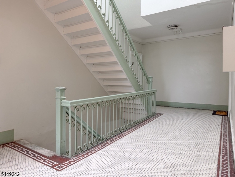523-25 34Th St D1