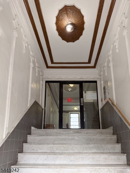 523-25 34Th St D1