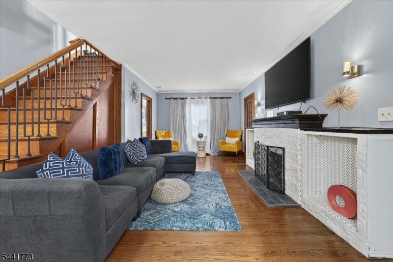 459 Twin Oaks Rd
