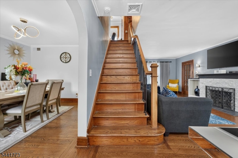 459 Twin Oaks Rd