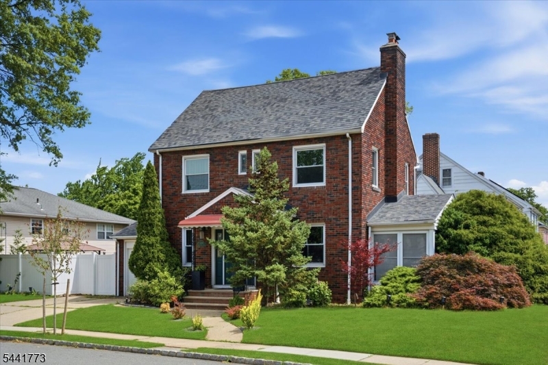 459 Twin Oaks Rd