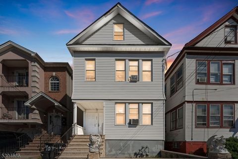 Photo of 907 Flora St, Elizabeth, NJ 07201 (MLS # 3995552)