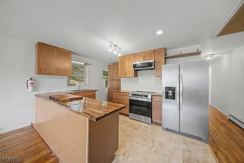 721 Hillside Ave