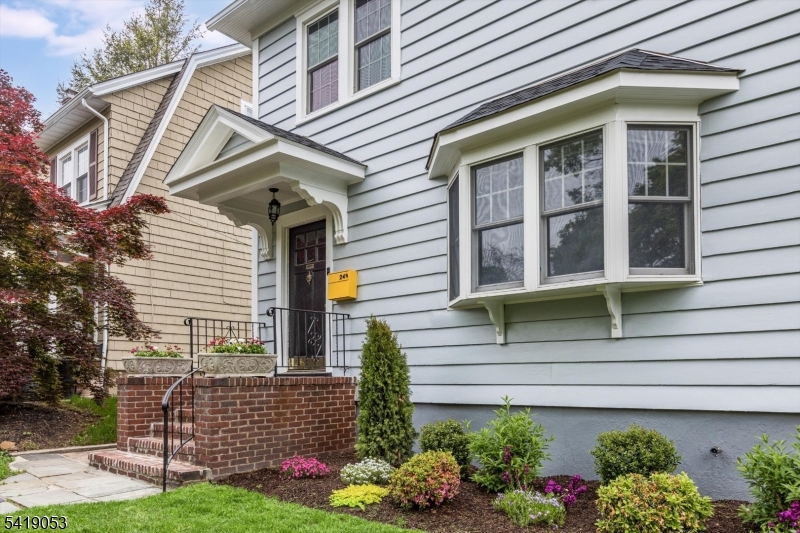 249 Kingsland Ter