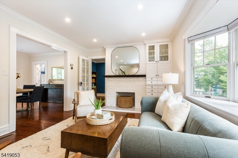 249 Kingsland Ter