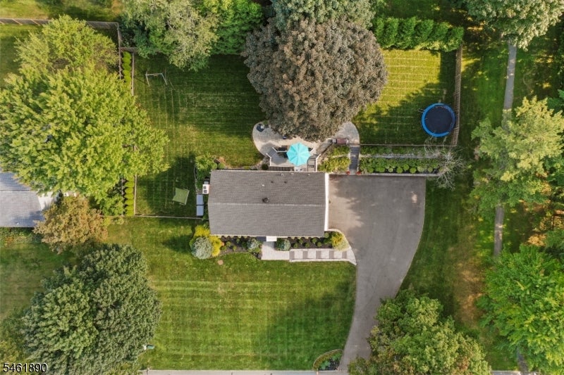 13 Larch Dr