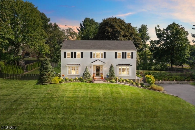 13 Larch Dr