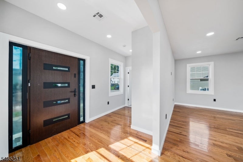 1123 Thompson Ave