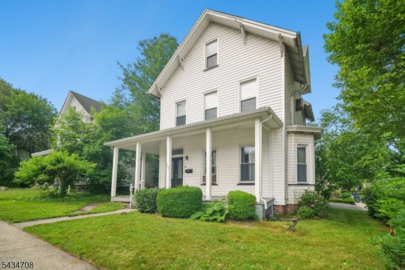 102 2nd St